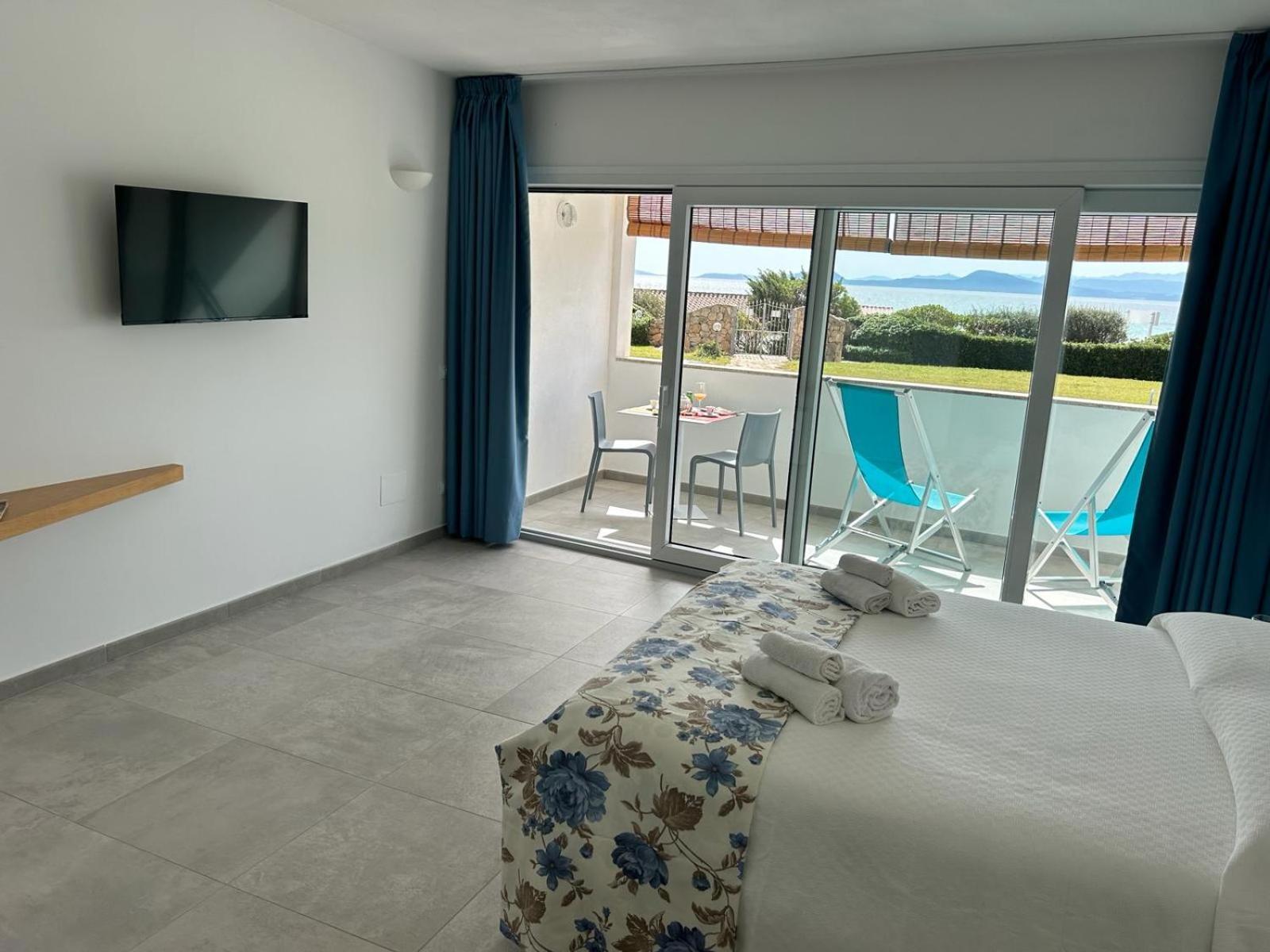 Rooms, Affittacamere Maksim Golfo Aranci Exterior foto