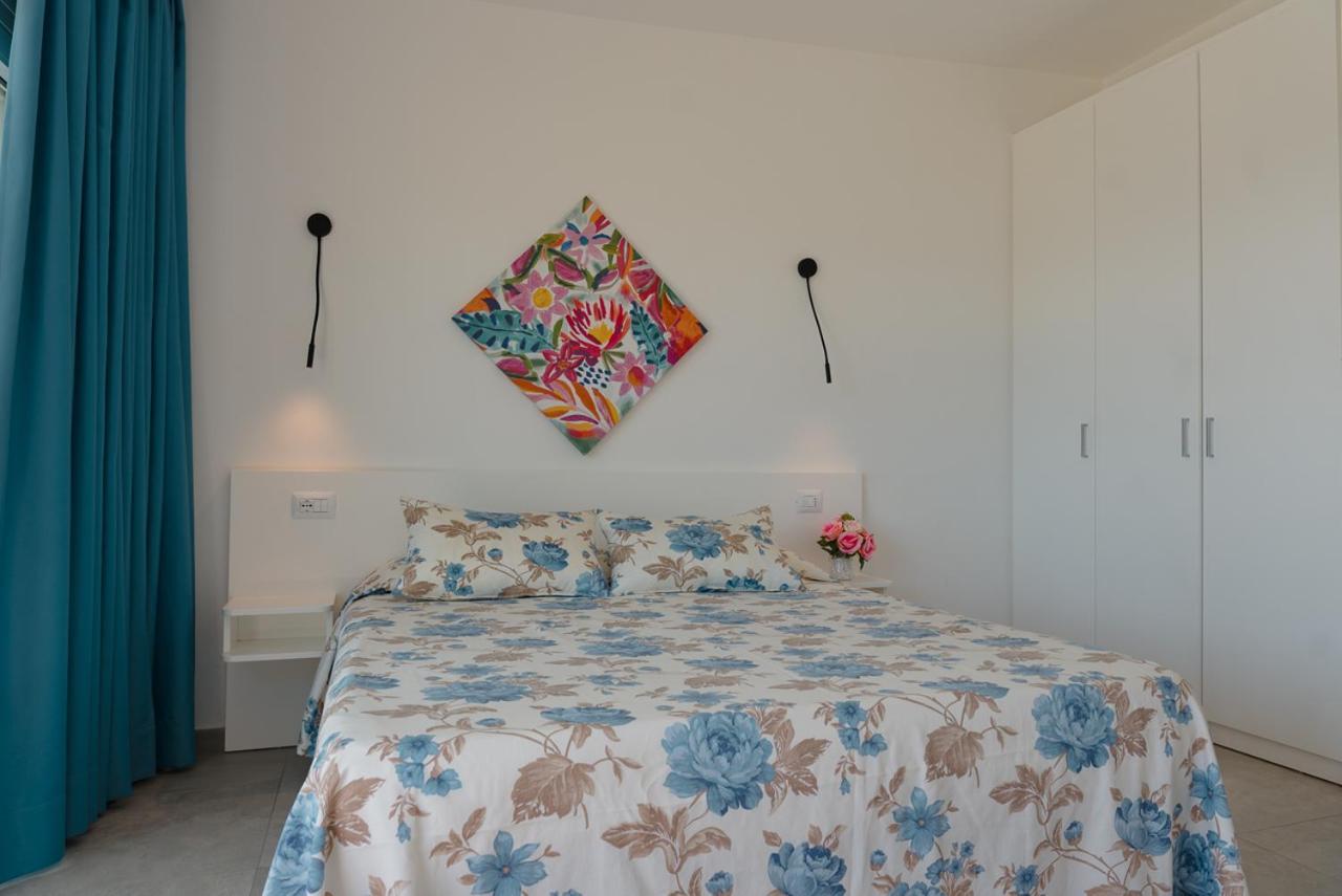 Rooms, Affittacamere Maksim Golfo Aranci Exterior foto